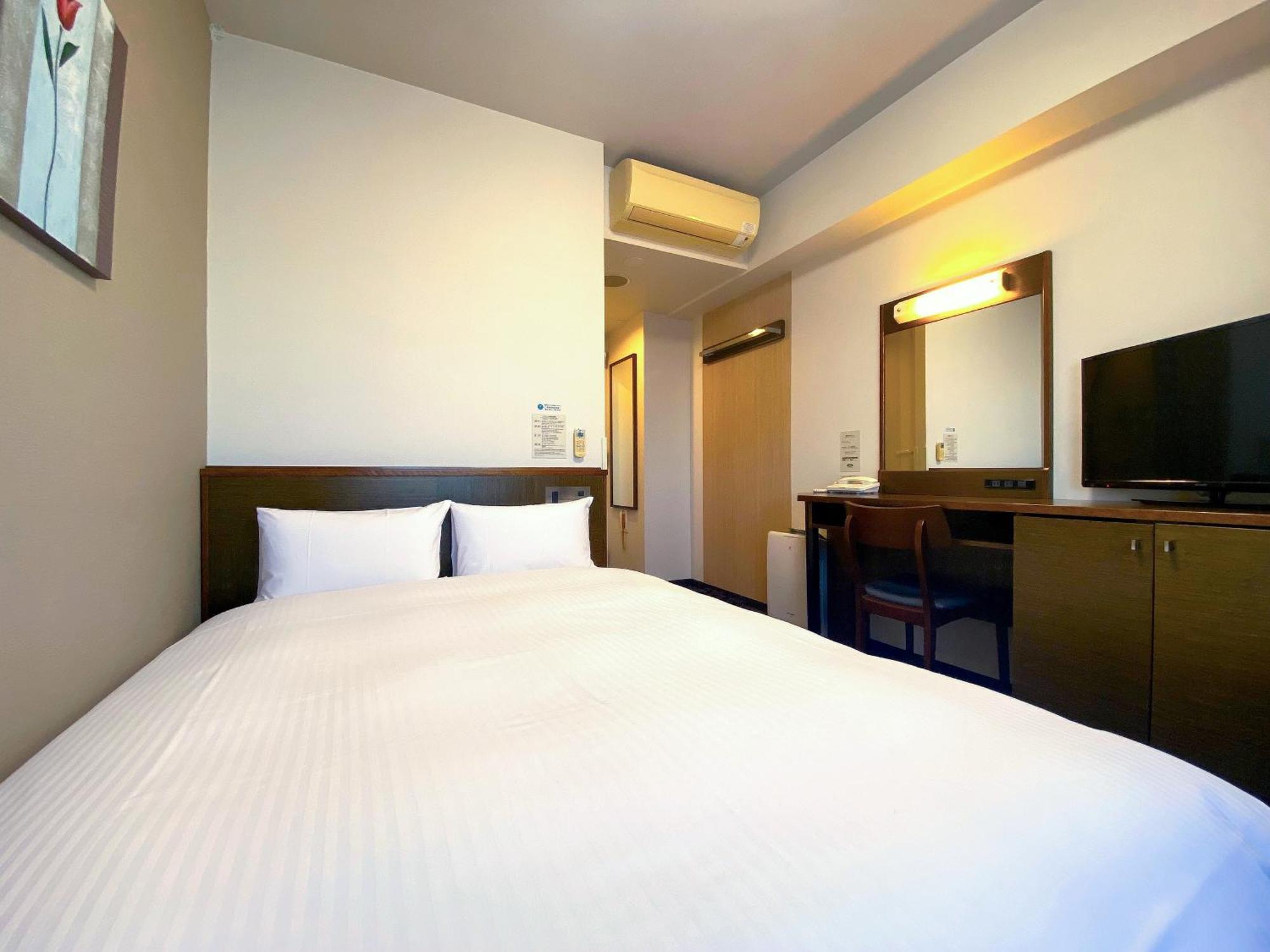 Hotel Route-Inn Ashikaga Ekimae Екстер'єр фото