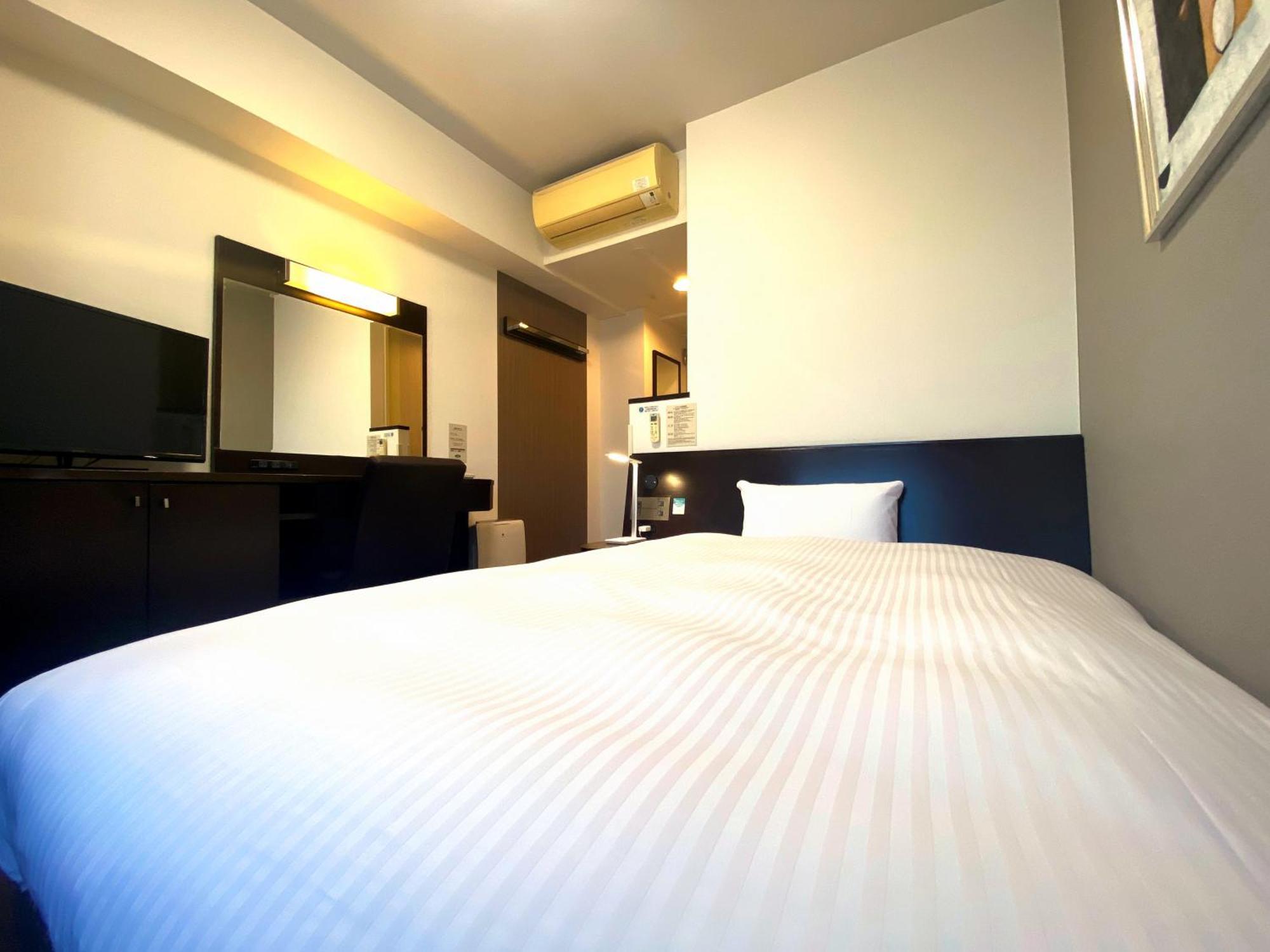 Hotel Route-Inn Ashikaga Ekimae Екстер'єр фото