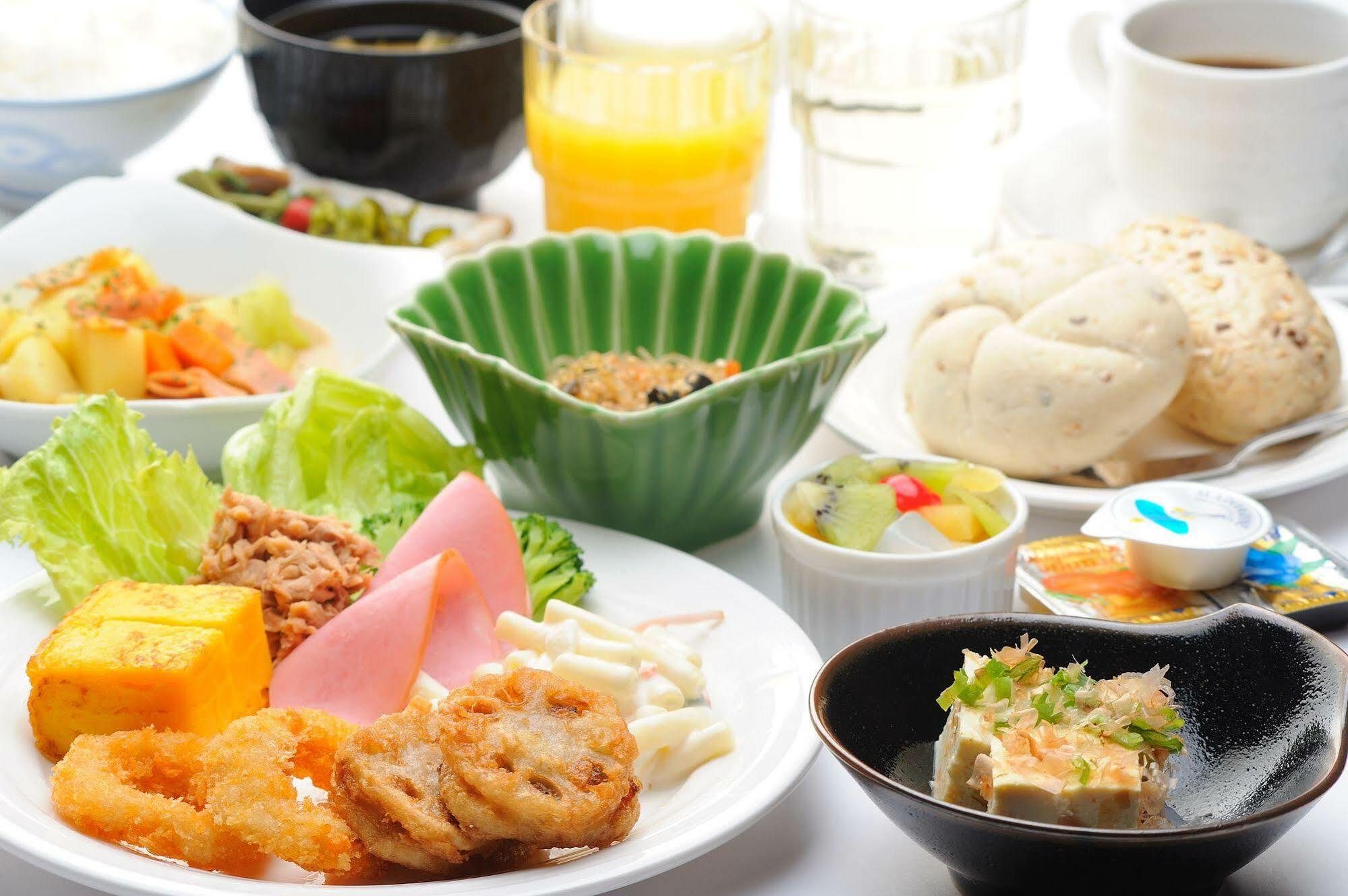 Hotel Route-Inn Ashikaga Ekimae Екстер'єр фото