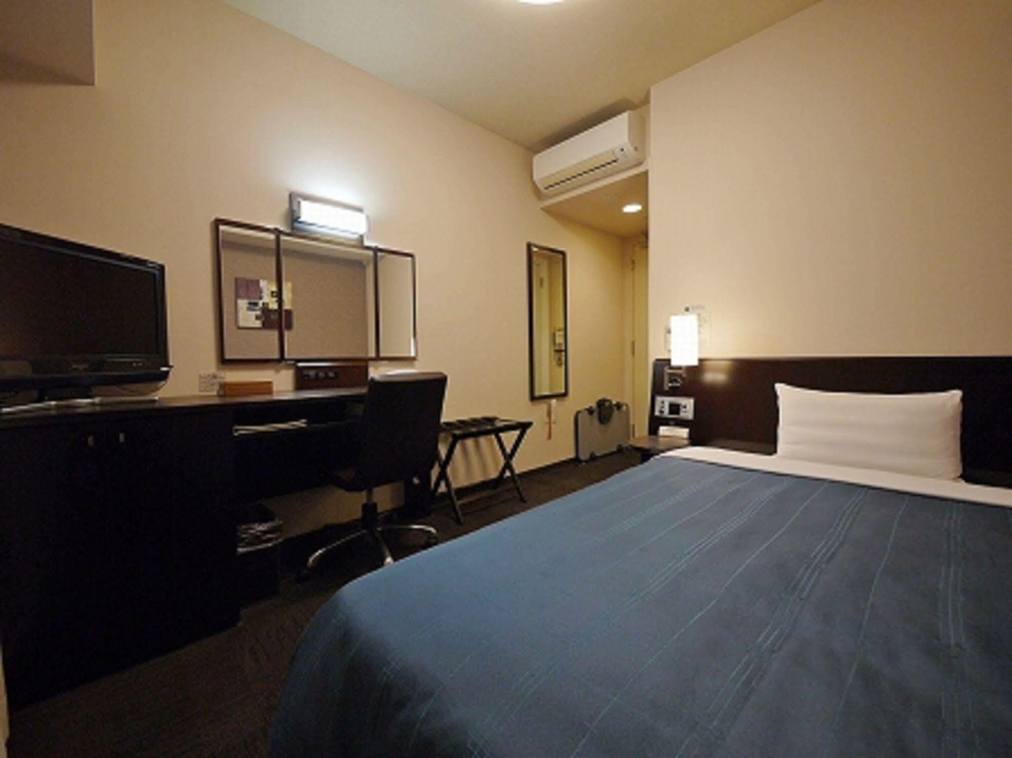 Hotel Route-Inn Ashikaga Ekimae Екстер'єр фото