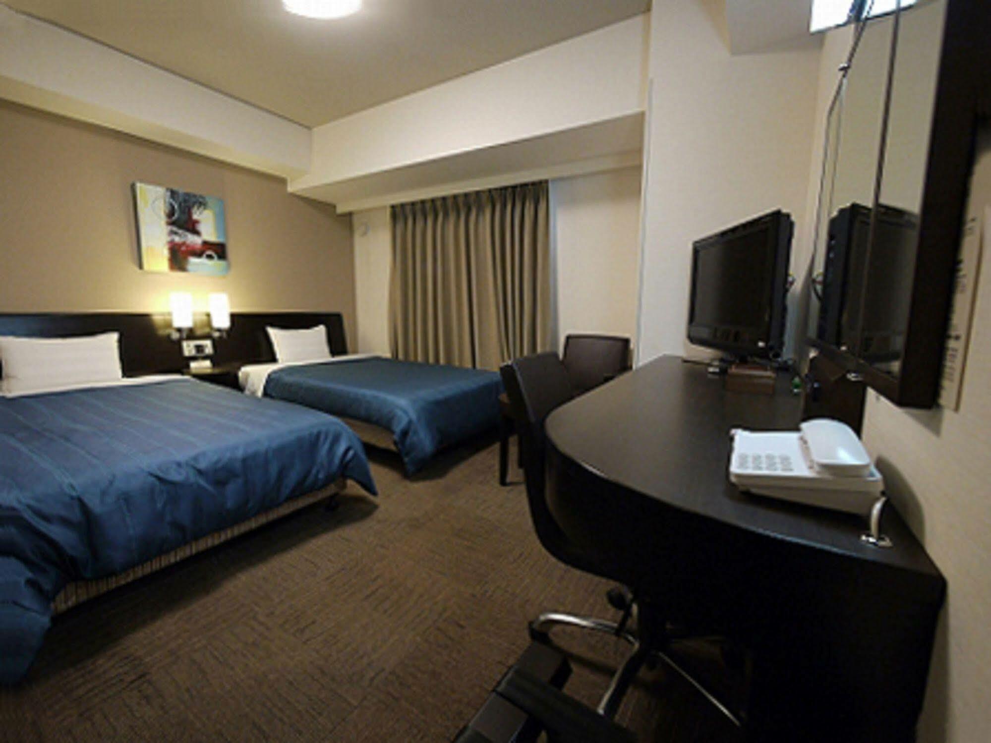 Hotel Route-Inn Ashikaga Ekimae Екстер'єр фото
